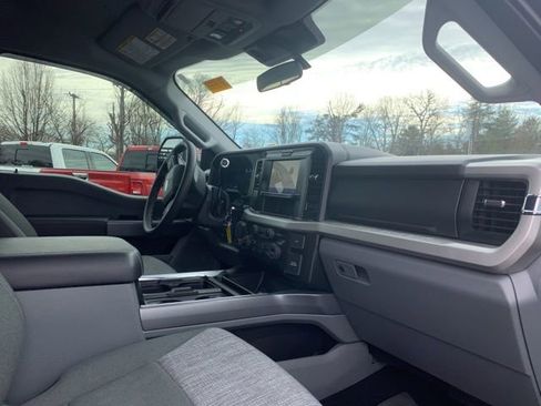 Used 2025 Ford F250 XLT w/ FX4 Off-Road Package image 16