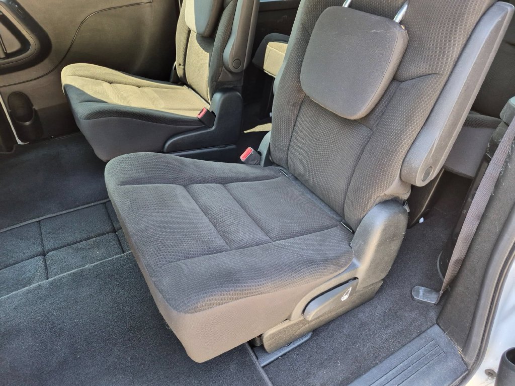 Used 2018 Dodge Grand Caravan SE FWD image 26