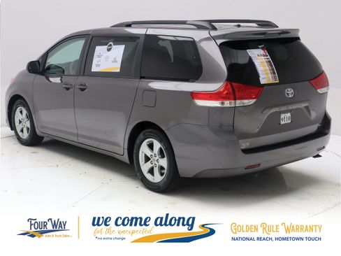Used 2014 Toyota Sienna LE FWD image 6