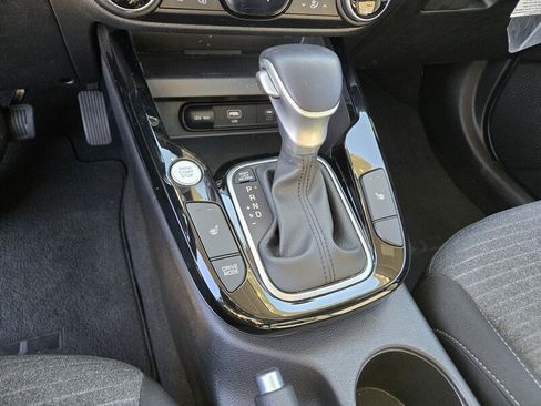 Certified 2025 Kia Soul EX FWD image 23