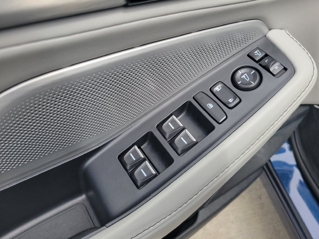 Used 2025 Acura MDX w/ Technology Package FWD image 21