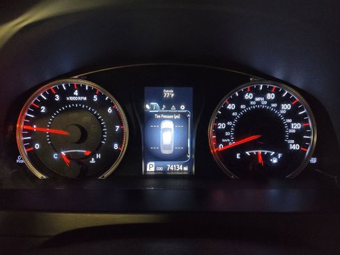 Used 2017 Toyota Camry SE image 23