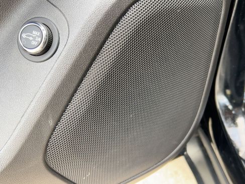 Certified 2023 GMC Acadia SLE w/ Driver Convenience Package image 22