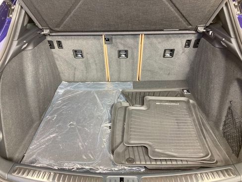 Certified 2025 Porsche Macan AWD image 17