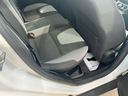 Used 2014 Ford Focus SE w/ SE Sport Package FWD image 10