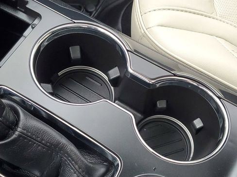 Used 2019 Ford Explorer Platinum image 24