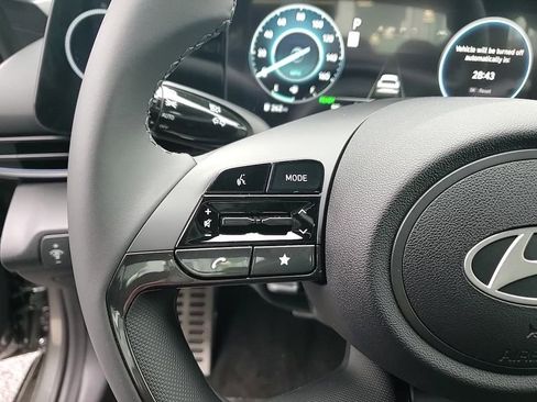 New 2025 Hyundai Elantra SEL image 17