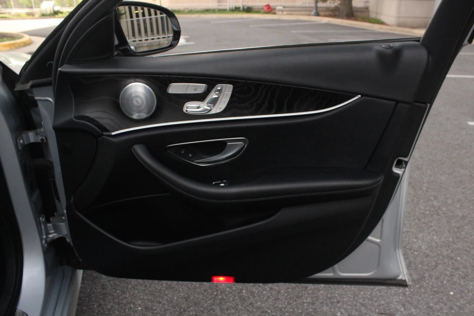 Used 2017 Mercedes-Benz E 300 4MATIC image 29