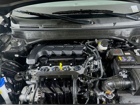 Used 2025 Hyundai Venue SE image 30