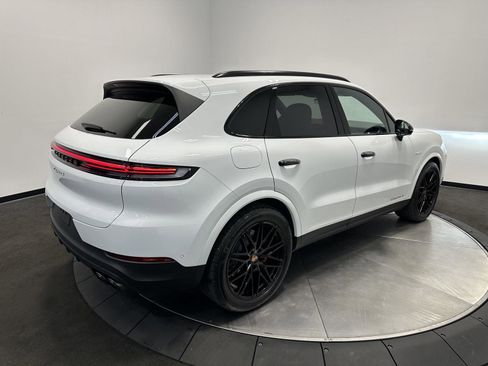 Certified 2026 Porsche Cayenne S AWD/4WD image 7