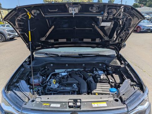 New 2026 Volkswagen Taos SE FWD image 36