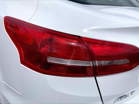 Used 2018 Ford Focus SE FWD image 20