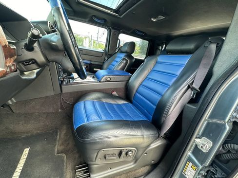 Used 2005 HUMMER H2 SUT w/ Preferred Equipment Group AWD/4WD image 13