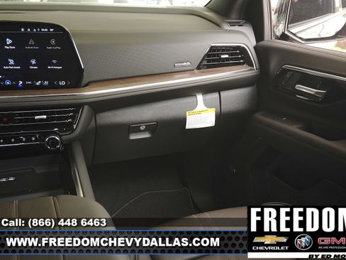 New 2026 Chevrolet Suburban High Country AWD/4WD image 38