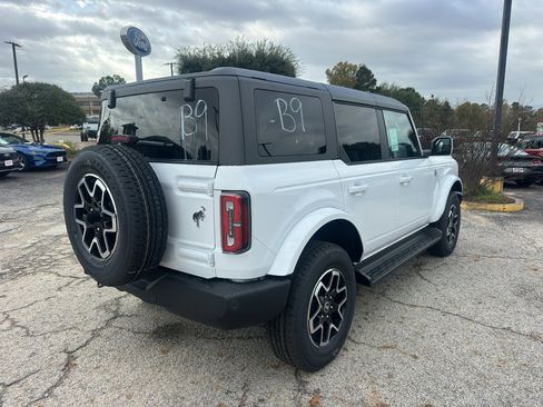 New 2025 Ford Bronco Outer Banks image 5