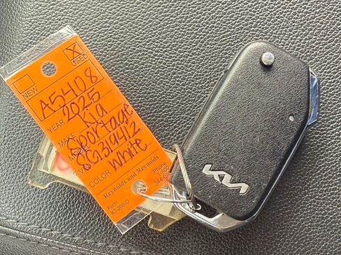 Certified 2025 Kia Sportage LX image 41