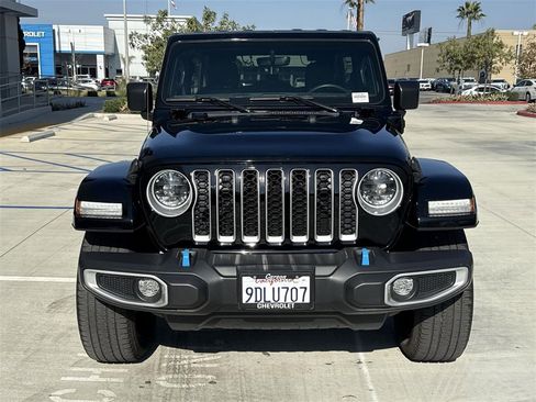 Used 2023 Jeep Wrangler Unlimited Sahara w/ Cold Weather Group image 8