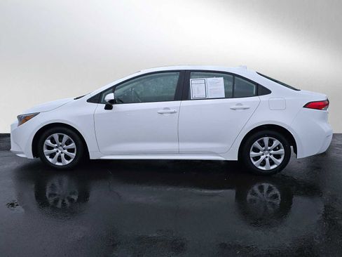 Used 2024 Toyota Corolla LE image 6
