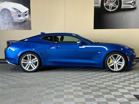 Used 2016 Chevrolet Camaro LT RWD image 3