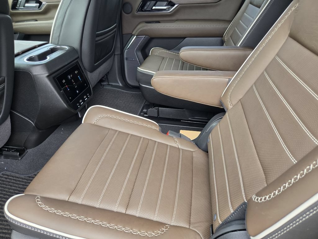 New 2026 GMC Yukon XL Denali Ultimate w/ LPO, Illumination Package AWD/4WD image 17