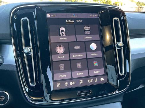 New 2026 Volvo XC40 B5 Ultra w/ Climate Package image 22