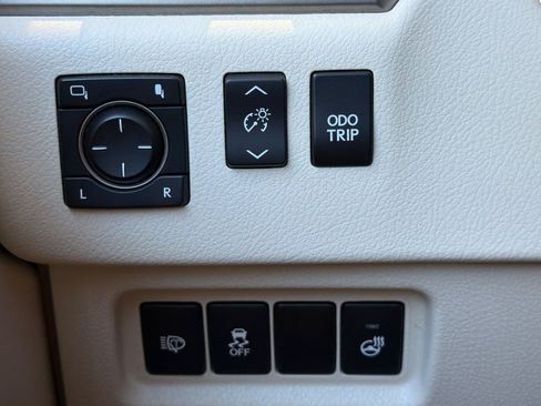 Used 2019 Lexus GX 460 Luxury AWD/4WD image 35