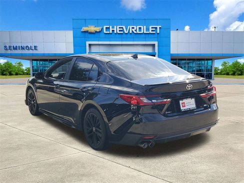 Used 2025 Toyota Camry LE image 3