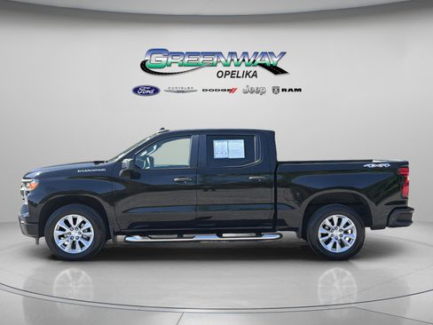 Used 2022 Chevrolet Silverado 1500 Custom image 4