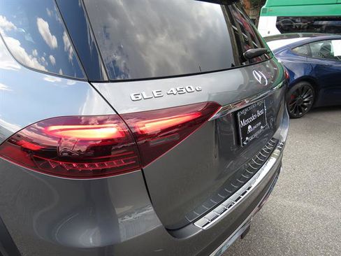 Used 2025 Mercedes-Benz GLE 450e 4MATIC w/ Driver Assistance Package image 32