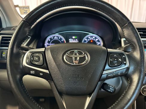 Used 2017 Toyota Camry XLE w/ Moonroof Package FWD image 28