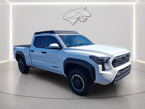Used 2024 Toyota Tacoma TRD Off-Road AWD/4WD image 6