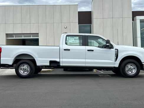 New 2026 Ford F250 XL w/ XL Chrome Package image 2