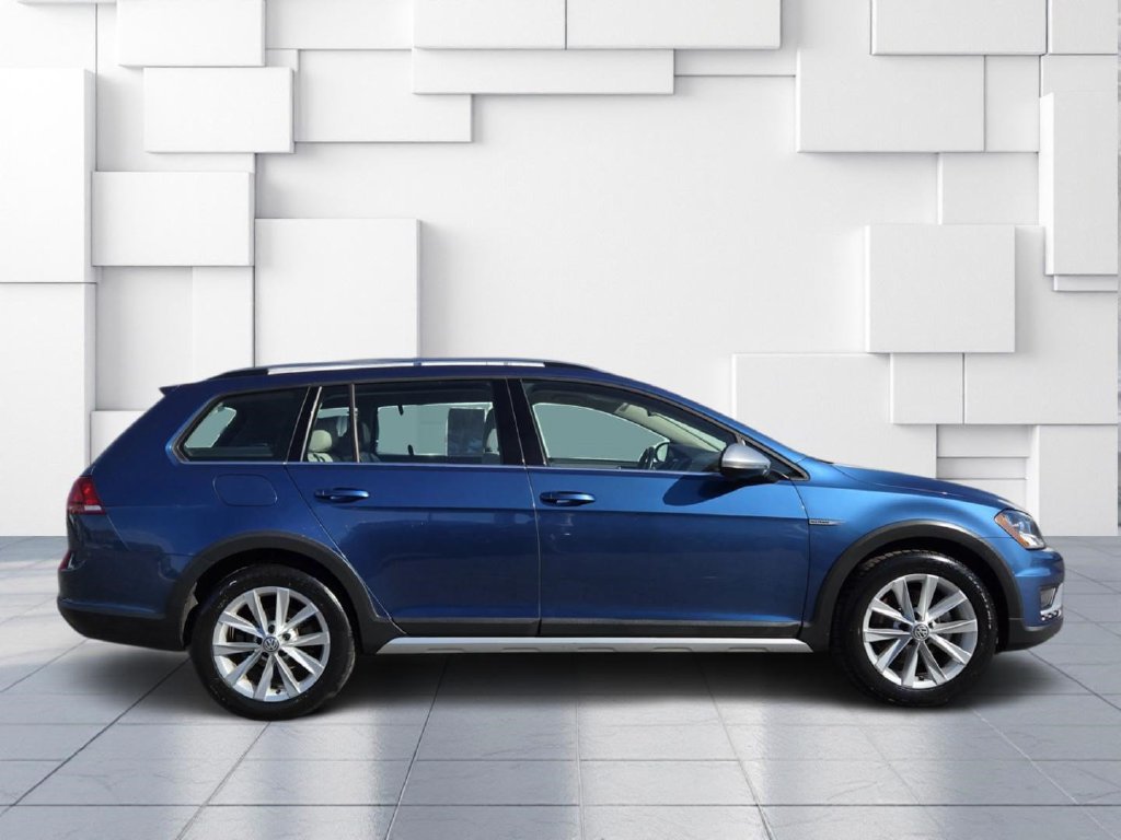 Used 2017 Volkswagen Golf Alltrack S AWD/4WD image 4