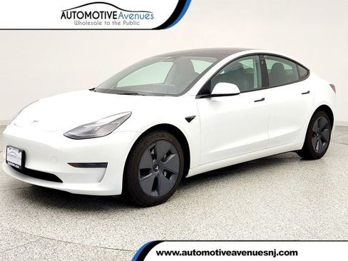 Used 2023 Tesla Model 3 Standard Range image 1