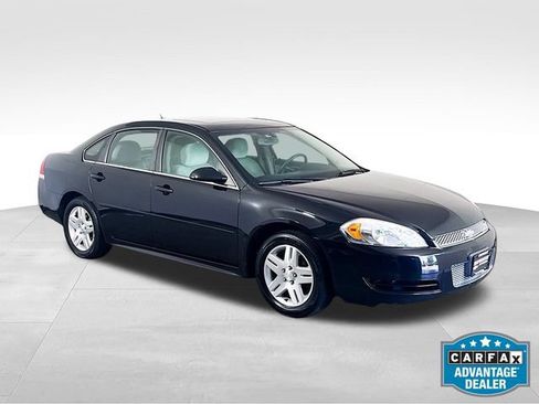 Used 2015 Chevrolet Impala LT w/ LT Sunroof Package FWD image 2