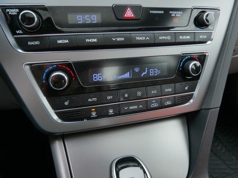 Used 2017 Hyundai Sonata Limited FWD image 30