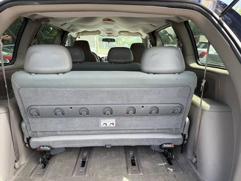 Used 2002 Dodge Caravan SE FWD image 9