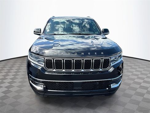 Used 2023 Jeep Wagoneer L Series II image 2