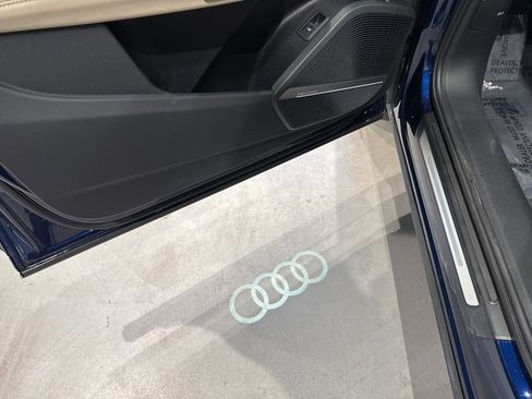 Used 2021 Audi Q5 Prestige image 11