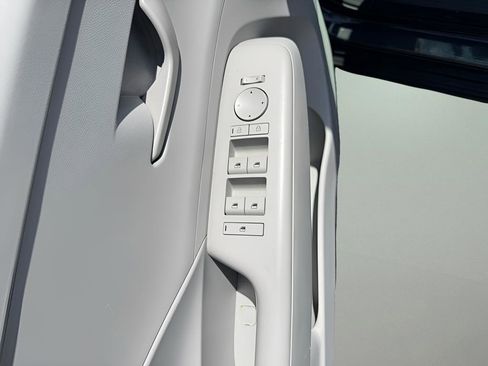 Certified 2024 Hyundai Kona SEL AWD/4WD image 17