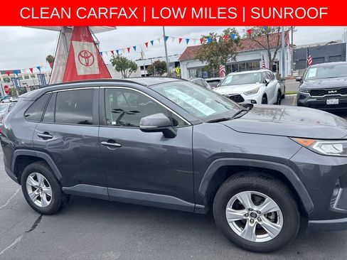Used 2019 Toyota RAV4 XLE w/ Carpet Mat Package FWD image 2