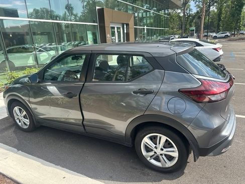 Used 2022 Nissan Kicks S FWD image 3