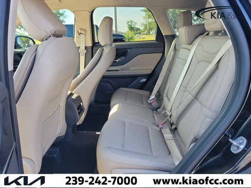 Used 2024 Lincoln Corsair FWD image 12