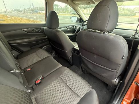 Used 2018 Nissan Rogue SV FWD image 13