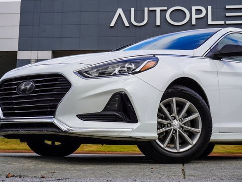 Used 2019 Hyundai Sonata SE image 2
