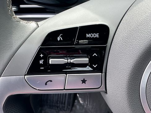 Used 2025 Hyundai Elantra SEL FWD image 24