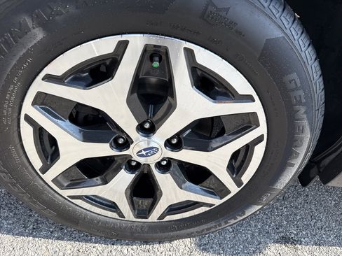 Used 2019 Subaru Forester Premium AWD/4WD image 11