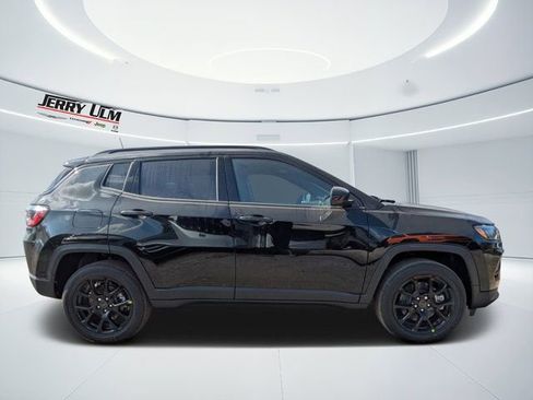 New 2026 Jeep Compass Latitude AWD/4WD image 2