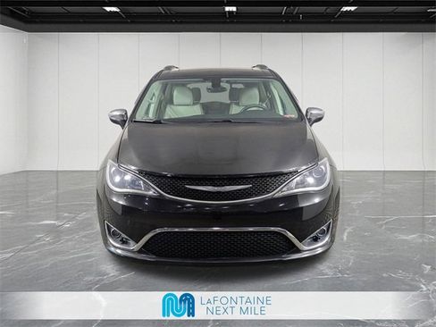 Used 2017 Chrysler Pacifica Limited w/ UConnect Theater Package image 8