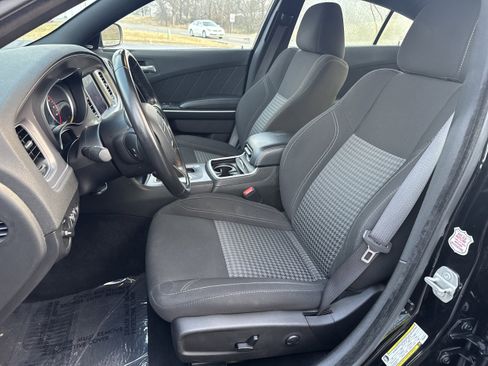 Used 2023 Dodge Charger SXT image 4